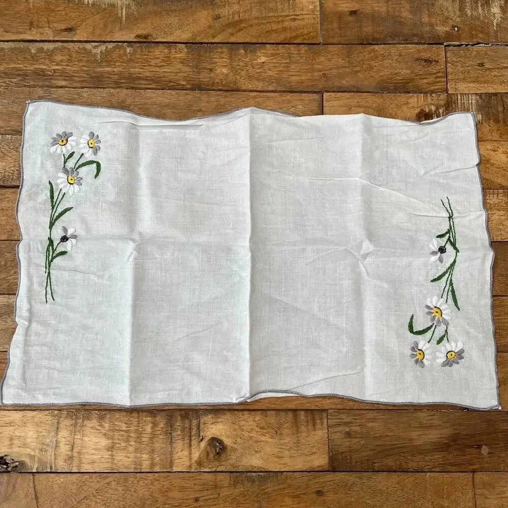 White Wildflower Embroidered Linen Napkins Set of 4 Gray Edge Detail